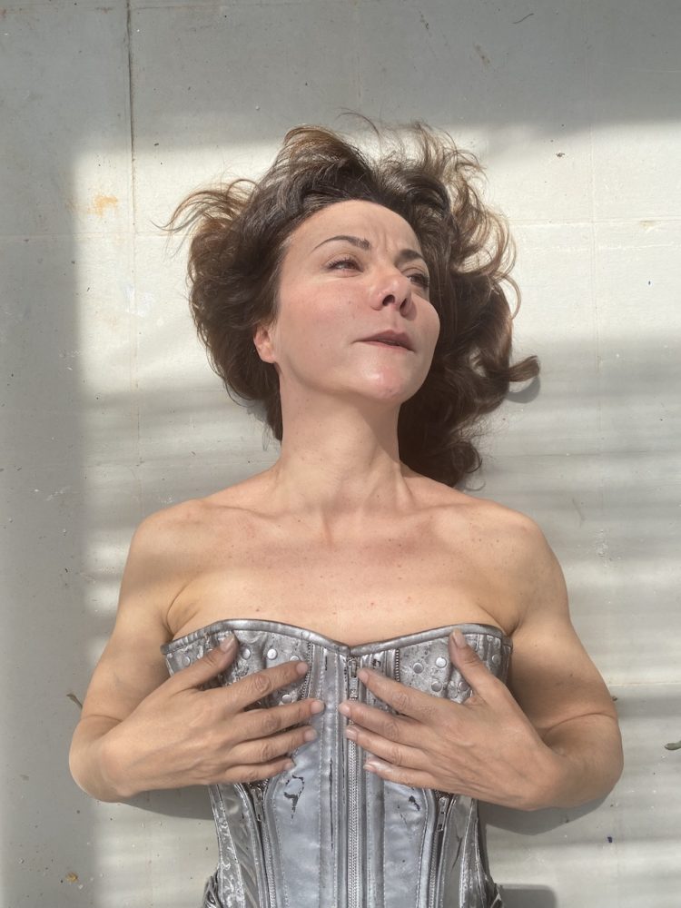 Giovanna d’Arco: Una rivisitazione contemporanea del mito al OFF/OFF Theatre