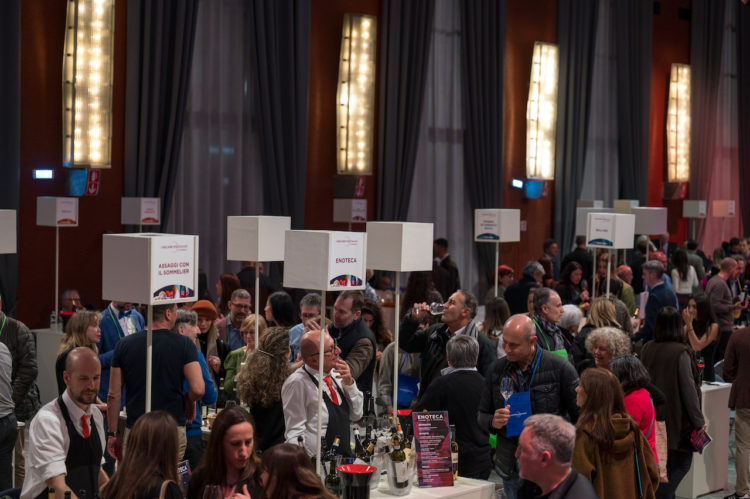 Diffusione della Cultura del Vino: I Migliori Vini Italiani 2024