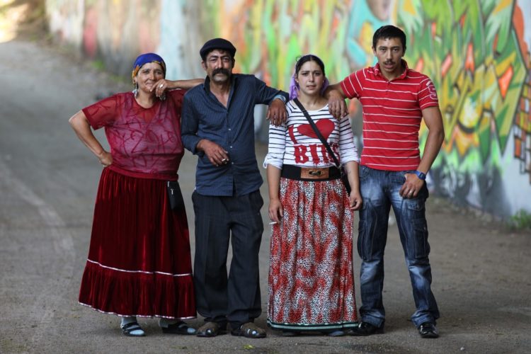 Azzurra Primavera. 100 ritratti oltre l’immagine