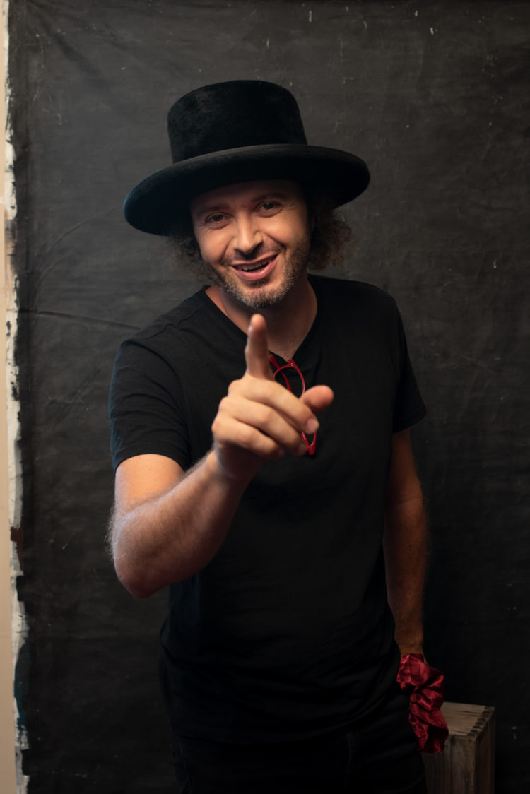 Giulio Wilson con Laila e Nour Sarhan, “Lou Reed”