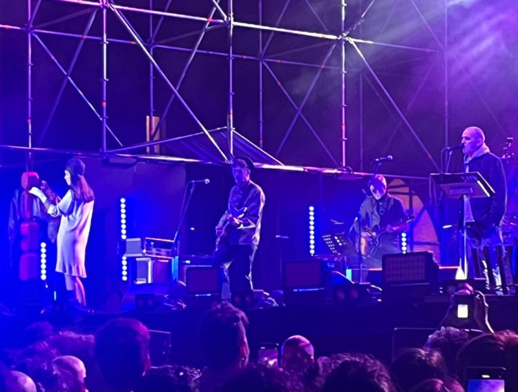 A Bologna si poga felici sotto il palco dei Cccp