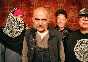 A Bologna si poga felici sotto il palco dei Cccp