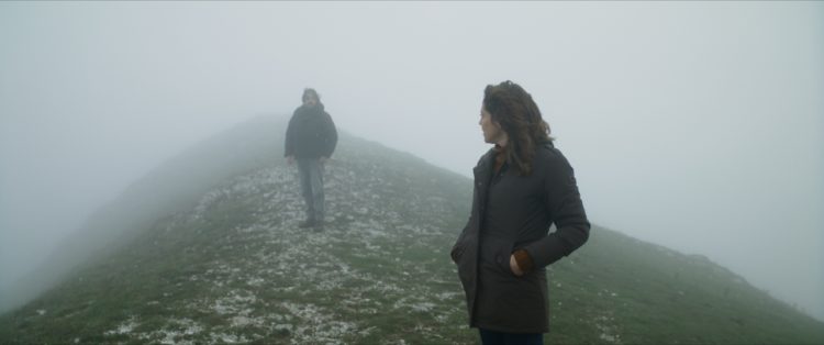 Edoardo Pesce e Francesca Scalera nel film Dall'alto di una fredda torre