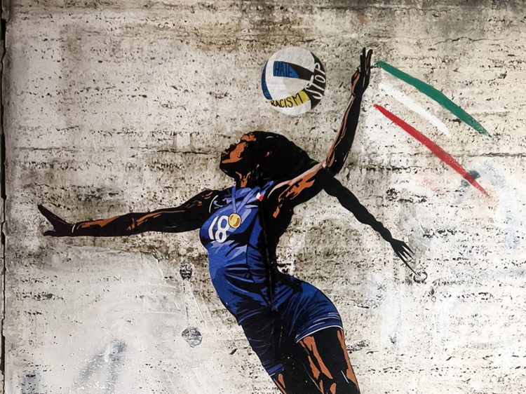 Il murales su Paola Egonu della street artist Laika