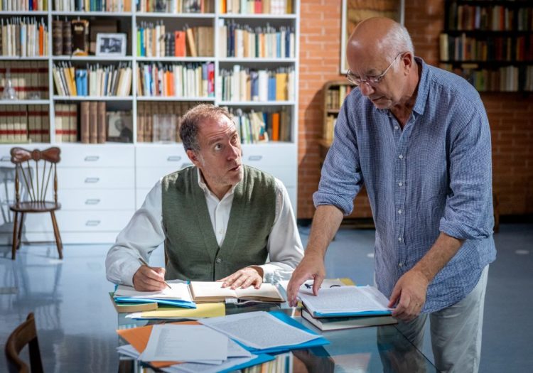 Valerio Mastandrea in Italo Calvino nelle città di Davide Ferrario