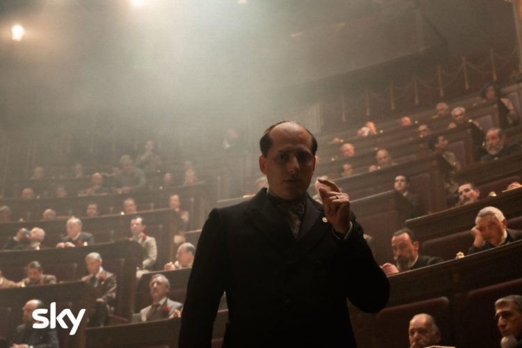 M. Il figlio del Secolo di Joe Wright con Luca Marinelli