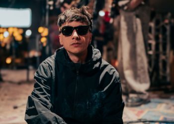 Ultimo sul set del videoclip di Bella Davvero, il nuovo singolo uscito il 18 aprile 2025. (Foto di Giulia Parmigiani)