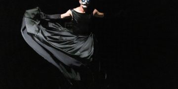 Antigone, specchio infranto del nostro tempo: Roberto Latini riporta Anouilh a Ostia Antica