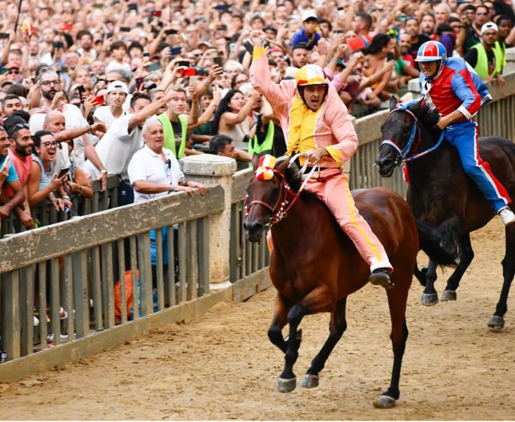 Palio di Siena: Montone, il trionfo della determinazione