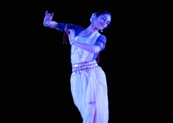 Una performance di danza Odissi, tra le più antiche discipline coreutiche dell’India, in scena all’Incredible India Festival.