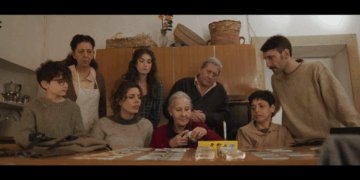 Il regista Gastón Duprat presenta Homo Sapiens?, ritratto ironico e malinconico dell’uomo moderno, tra Buenos Aires e la Sicilia