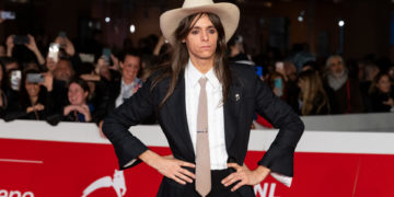 lucio-corsi_-red-carpet-la-chitarra-nella-roccia_deleonardis