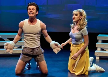 Vape la parodia di Grease a Broadway